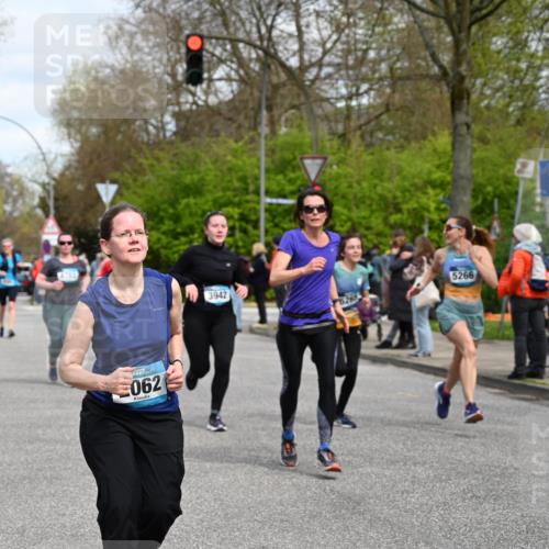 12.04.2026 - 45. Internationalen Wilhelmsburger Insellauf J. Mangold http://msf.ph/oto/9514904 12.04.2026 13:13:00 Ziel 4385, 2274, 4919, 4720, 4721, 2998, 4693, 3519, 4970, 3686, 4643, 2877, 5265, 5266, 4648, 2026, 5457, 4320, 4249, 3033, 2470, 4364, 3942, 5221, 3540, 3933, 3935, 3935, 3805, 5158, 5157, 2462, 4533, 5693, 5637, 2080, 5819, 2064, 4923, 4281, 3984, 3810, 3268, 2062 meine-sportfotos.de