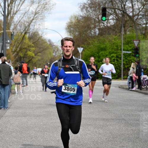 12.04.2026 - 45. Internationalen Wilhelmsburger Insellauf J. Mangold http://msf.ph/oto/9514983 12.04.2026 13:13:13 Ziel 4643, 2877, 5265, 5266, 4648, 2026, 5457, 4320, 4249, 3033, 2470, 4364, 3942, 5221, 3540, 3933, 3935, 3805, 5158, 5157, 2462, 4533, 5693, 5637, 2080, 5819, 2064, 4923, 4281, 3984, 3810, 3268, 2062, 4783, 4783, 4178, 5340 meine-sportfotos.de