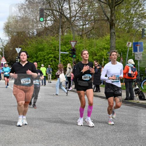 12.04.2026 - 45. Internationalen Wilhelmsburger Insellauf J. Mangold http://msf.ph/oto/9515001 12.04.2026 13:13:15 Ziel 2877, 5265, 5266, 4648, 2026, 5457, 4320, 4249, 3033, 2470, 4364, 3942, 5221, 3540, 3933, 3935, 3805, 5158, 5157, 2462, 4533, 5693, 5637, 2080, 5819, 2080, 5819, 2064, 4923, 4281, 3984, 3810, 3268, 2062, 4783, 4178, 5340, 2999 meine-sportfotos.de