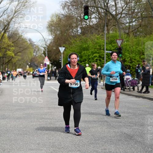 12.04.2026 - 45. Internationalen Wilhelmsburger Insellauf J. Mangold http://msf.ph/oto/9515029 12.04.2026 13:13:21 Ziel 4364, 3942, 5221, 3540, 3933, 3935, 3805, 5158, 5157, 2462, 4533, 5693, 5637, 2080, 5819, 2064, 4923, 4281, 3984, 3810, 3268, 2062, 4783, 4178, 5340, 2999, 5498, 4465, 5350 meine-sportfotos.de