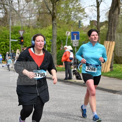 12.04.2026 - 45. Internationalen Wilhelmsburger Insellauf J. Mangold http://msf.ph/oto/9515046 12.04.2026 13:13:22 Ziel 3942, 5221, 3540, 3933, 3935, 3805, 5158, 5157, 2462, 4533, 5693, 5637, 2080, 5819, 2064, 4923, 4281, 3984, 3810, 3268, 3268, 2062, 4783, 4178, 5340, 5340, 2999, 5498, 4465, 5350 meine-sportfotos.de