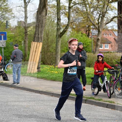 12.04.2026 - 45. Internationalen Wilhelmsburger Insellauf J. Mangold http://msf.ph/oto/9515057 12.04.2026 13:13:25 Ziel 3935, 3805, 5158, 5157, 2462, 4533, 5693, 5637, 2080, 5819, 2064, 4923, 4281, 3984, 3810, 3268, 2062, 4783, 4783, 4178, 5340, 2999, 5498, 4465, 5350, 5790 meine-sportfotos.de