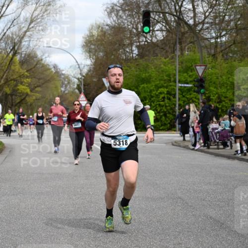 12.04.2026 - 45. Internationalen Wilhelmsburger Insellauf J. Mangold http://msf.ph/oto/9515077 12.04.2026 13:14:03 Ziel 2999, 5498, 4465, 5350, 5790, 4716, 5318, 5418, 5481, 4228, 4573, 3360, 3443, 3443, 3469, 2107, 4421, 5242, 3425, 5142, 4852, 2430, 5813, 4747 meine-sportfotos.de