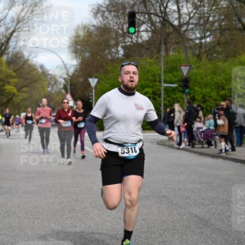 12.04.2026 - 45. Internationalen Wilhelmsburger Insellauf J. Mangold http://msf.ph/oto/9515080 12.04.2026 13:14:03 Ziel 2999, 5498, 4465, 5350, 5790, 4716, 5318, 5418, 5481, 4228, 4573, 3360, 3443, 3443, 3469, 2107, 4421, 5242, 3425, 5142, 4852, 2430, 5813, 4747 meine-sportfotos.de