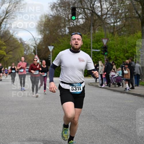 12.04.2026 - 45. Internationalen Wilhelmsburger Insellauf J. Mangold http://msf.ph/oto/9515081 12.04.2026 13:14:03 Ziel 2999, 5498, 4465, 5350, 5790, 4716, 5318, 5418, 5481, 4228, 4573, 3360, 3443, 3443, 3469, 2107, 4421, 5242, 3425, 5142, 4852, 2430, 5813, 4747 meine-sportfotos.de