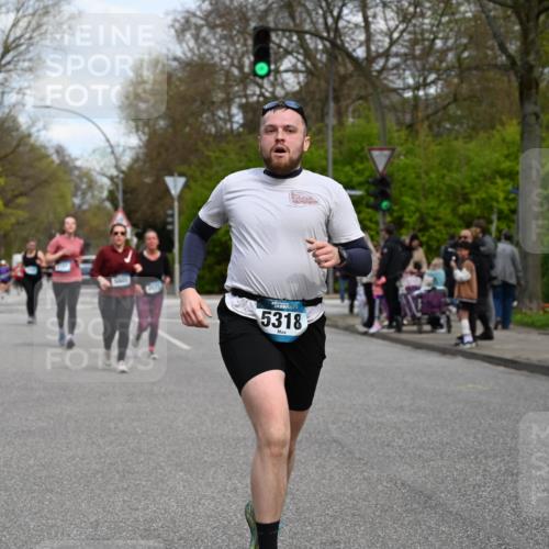 12.04.2026 - 45. Internationalen Wilhelmsburger Insellauf J. Mangold http://msf.ph/oto/9515082 12.04.2026 13:14:03 Ziel 2999, 5498, 4465, 5350, 5790, 4716, 5318, 5418, 5481, 4228, 4573, 3360, 3443, 3443, 3469, 2107, 4421, 5242, 3425, 5142, 4852, 2430, 5813, 4747 meine-sportfotos.de