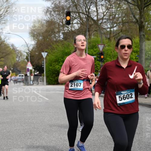 12.04.2026 - 45. Internationalen Wilhelmsburger Insellauf J. Mangold http://msf.ph/oto/9515112 12.04.2026 13:14:10 Ziel 5790, 4716, 5318, 5418, 5481, 4228, 4573, 3360, 3443, 3469, 2107, 4421, 5242, 3425, 5142, 4852, 4852, 2430, 5813, 4747, 3773, 5602, 4960, 4418 meine-sportfotos.de