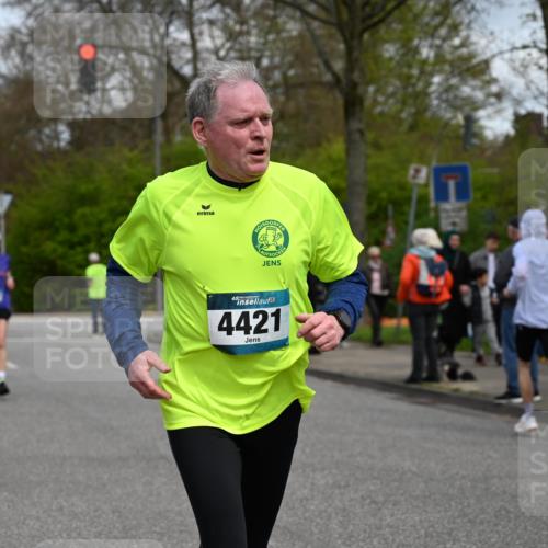 12.04.2026 - 45. Internationalen Wilhelmsburger Insellauf J. Mangold http://msf.ph/oto/9515139 12.04.2026 13:14:18 Ziel 5318, 5418, 5481, 4228, 4573, 3360, 3443, 3469, 2107, 4421, 5242, 3425, 5142, 4852, 2430, 5813, 4747, 3773, 5602, 3773, 5602, 4960, 4418, 5156, 4111, 3306, 3328, 2772, 5348, 4837, 4838 meine-sportfotos.de