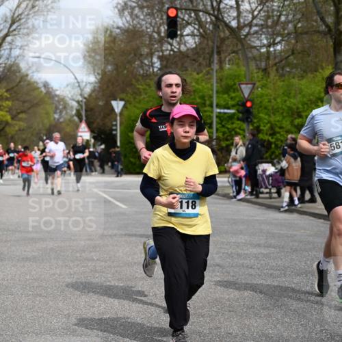 12.04.2026 - 45. Internationalen Wilhelmsburger Insellauf J. Mangold http://msf.ph/oto/9515208 12.04.2026 13:14:29 Ziel 5418, 5481, 4228, 4573, 3360, 3443, 3469, 2107, 4421, 5242, 3425, 5142, 4852, 2430, 5813, 4747, 3773, 5602, 4960, 4418, 5156, 4111, 3306, 3328, 2772, 5348, 4837, 4838, 5348, 4837, 4838, 4669, 2110, 4695, 2815, 2785 meine-sportfotos.de
