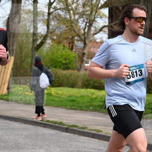 12.04.2026 - 45. Internationalen Wilhelmsburger Insellauf J. Mangold http://msf.ph/oto/9515219 12.04.2026 13:14:31 Ziel 4228, 4573, 3360, 3443, 3469, 2107, 4421, 5242, 3425, 5142, 4852, 2430, 5813, 4747, 3773, 5602, 4960, 4960, 4418, 5156, 4111, 3306, 3328, 2772, 5348, 4837, 4838, 4669, 4669, 2110, 4695, 2815, 2785, 2043, 2118 meine-sportfotos.de