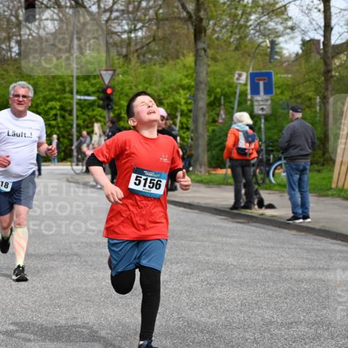 12.04.2026 - 45. Internationalen Wilhelmsburger Insellauf J. Mangold http://msf.ph/oto/9515240 12.04.2026 13:14:35 Ziel 3360, 3443, 3469, 2107, 4421, 5242, 3425, 5142, 4852, 2430, 5813, 4747, 3773, 5602, 4960, 4418, 5156, 5156, 4111, 3306, 3328, 2772, 5348, 4837, 4838, 4669, 2110, 4695, 2815, 2785, 2043, 2118, 5755, 5029 meine-sportfotos.de