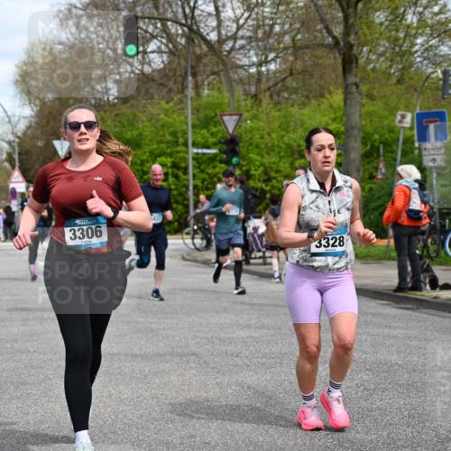 12.04.2026 - 45. Internationalen Wilhelmsburger Insellauf J. Mangold http://msf.ph/oto/9515282 12.04.2026 13:14:41 Ziel 3469, 2107, 4421, 5242, 3425, 5142, 4852, 2430, 5813, 4747, 3773, 5602, 4960, 4418, 5156, 4111, 3306, 3328, 2772, 5348, 4837, 4838, 5348, 4837, 4838, 4669, 2110, 4695, 2815, 2785, 2785, 2043, 2118, 5755, 5029, 4662, 4663, 4559, 3308 meine-sportfotos.de