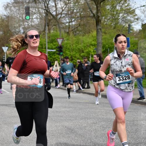 12.04.2026 - 45. Internationalen Wilhelmsburger Insellauf J. Mangold http://msf.ph/oto/9515287 12.04.2026 13:14:42 Ziel 3469, 2107, 4421, 5242, 3425, 5142, 4852, 2430, 5813, 4747, 3773, 5602, 4960, 4418, 5156, 4111, 3306, 3328, 2772, 5348, 4837, 4838, 4669, 2110, 4695, 2815, 2785, 2043, 2118, 2043, 2118, 5755, 5029, 4662, 4663, 4559, 3308, 3881 meine-sportfotos.de