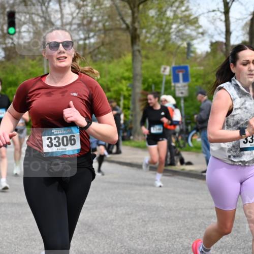 12.04.2026 - 45. Internationalen Wilhelmsburger Insellauf J. Mangold http://msf.ph/oto/9515291 12.04.2026 13:14:42 Ziel 3469, 2107, 4421, 5242, 3425, 5142, 4852, 2430, 5813, 4747, 3773, 5602, 4960, 4418, 5156, 4111, 3306, 3328, 2772, 5348, 4837, 4838, 4669, 2110, 4695, 2815, 2785, 2043, 2118, 2043, 2118, 5755, 5029, 4662, 4663, 4559, 3308, 3881 meine-sportfotos.de