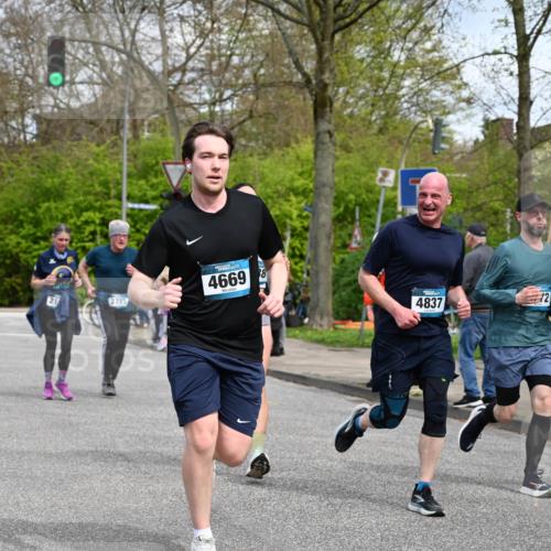 12.04.2026 - 45. Internationalen Wilhelmsburger Insellauf J. Mangold http://msf.ph/oto/9515302 12.04.2026 13:14:44 Ziel 4421, 5242, 3425, 5142, 4852, 2430, 5813, 4747, 3773, 5602, 4960, 4418, 5156, 4111, 3306, 3328, 2772, 5348, 4837, 4838, 4669, 2110, 4695, 2815, 2785, 2043, 2118, 5755, 5029, 5755, 5029, 4662, 4663, 4559, 3308, 3881, 3882, 3767, 3765 meine-sportfotos.de