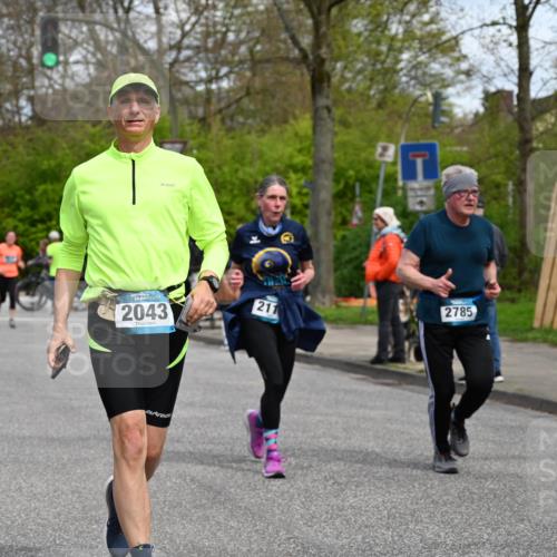 12.04.2026 - 45. Internationalen Wilhelmsburger Insellauf J. Mangold http://msf.ph/oto/9515311 12.04.2026 13:14:47 Ziel 4852, 2430, 5813, 4747, 3773, 5602, 4960, 4418, 5156, 4111, 3306, 3328, 2772, 5348, 4837, 4838, 4669, 2110, 4695, 2815, 2785, 2043, 2118, 5755, 5029, 4662, 4663, 4559, 3308, 3881, 3882, 3767, 3765, 4366 meine-sportfotos.de