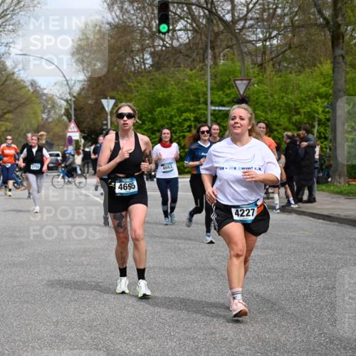 12.04.2026 - 45. Internationalen Wilhelmsburger Insellauf J. Mangold http://msf.ph/oto/9515333 12.04.2026 13:14:50 Ziel 2430, 5813, 4747, 3773, 5602, 4960, 4418, 5156, 4111, 3306, 3328, 2772, 5348, 4837, 4838, 4669, 2110, 4695, 2815, 2785, 2043, 2118, 5755, 5029, 4662, 4663, 4559, 3308, 4559, 3308, 3881, 3882, 3767, 3765, 4366, 4227 meine-sportfotos.de