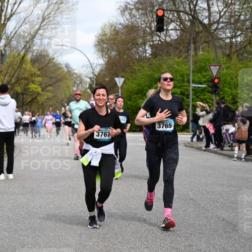 12.04.2026 - 45. Internationalen Wilhelmsburger Insellauf J. Mangold http://msf.ph/oto/9515411 12.04.2026 13:15:08 Ziel 4669, 2110, 4695, 2815, 2785, 2043, 2118, 5755, 5029, 4662, 4663, 4559, 3308, 3881, 3882, 3767, 3765, 4366, 4227, 3232, 2774, 5725, 3770, 2617, 3770, 2617, 5453, 4942, 4964, 5675, 4616, 4880, 2832, 3803, 3801 meine-sportfotos.de