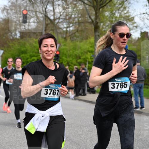 12.04.2026 - 45. Internationalen Wilhelmsburger Insellauf J. Mangold http://msf.ph/oto/9515427 12.04.2026 13:15:10 Ziel 2110, 4695, 2815, 2785, 2043, 2118, 5755, 5029, 4662, 4663, 4559, 3308, 3881, 3882, 3767, 3765, 4366, 4227, 3232, 2774, 5725, 3770, 2617, 5453, 4942, 4964, 5675, 4616, 4880, 2832, 3803, 3801, 3250, 5008 meine-sportfotos.de