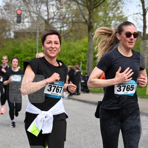 12.04.2026 - 45. Internationalen Wilhelmsburger Insellauf J. Mangold http://msf.ph/oto/9515428 12.04.2026 13:15:10 Ziel 2110, 4695, 2815, 2785, 2043, 2118, 5755, 5029, 4662, 4663, 4559, 3308, 3881, 3882, 3767, 3765, 4366, 4227, 3232, 2774, 5725, 3770, 2617, 5453, 4942, 4964, 5675, 4616, 4880, 2832, 3803, 3801, 3250, 5008 meine-sportfotos.de