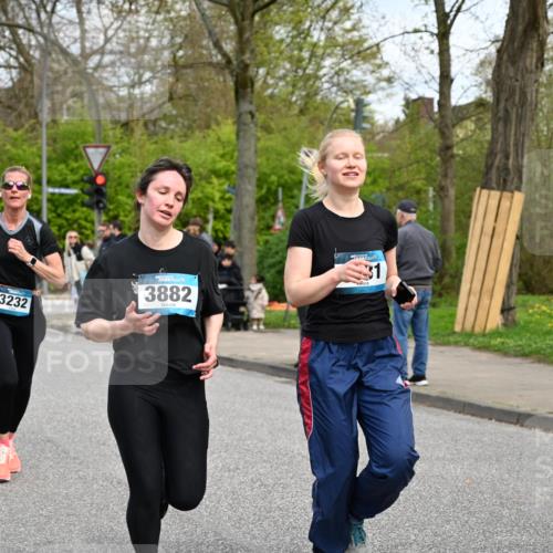 12.04.2026 - 45. Internationalen Wilhelmsburger Insellauf J. Mangold http://msf.ph/oto/9515438 12.04.2026 13:15:11 Ziel 2110, 4695, 2815, 2785, 2043, 2118, 5755, 5029, 4662, 4663, 4559, 3308, 3881, 3882, 3767, 3765, 4366, 4366, 4227, 3232, 2774, 5725, 3770, 2617, 5453, 4942, 4964, 4942, 4964, 5675, 4616, 4880, 2832, 3803, 3801, 3250, 5008, 2853, 3280 meine-sportfotos.de