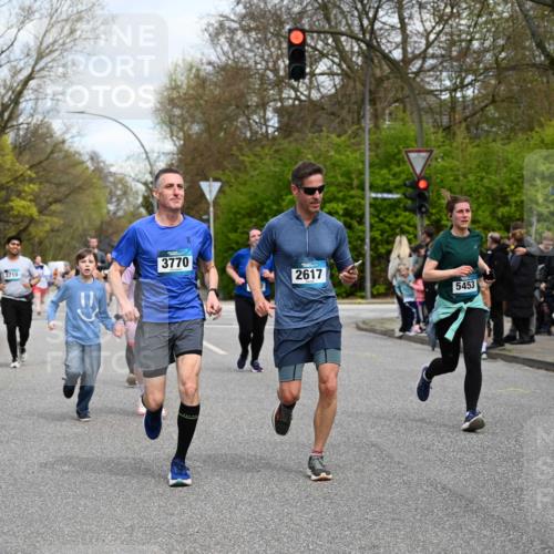 12.04.2026 - 45. Internationalen Wilhelmsburger Insellauf J. Mangold http://msf.ph/oto/9515491 12.04.2026 13:15:19 Ziel 2043, 2118, 5755, 5029, 4662, 4663, 4559, 3308, 3881, 3882, 3767, 3765, 4366, 4227, 3232, 2774, 5725, 3770, 2617, 5453, 4942, 4964, 5675, 4616, 4880, 2832, 3803, 3801, 3250, 5008, 2853, 3280, 3244, 5292, 4861, 2032, 4731, 2884, 3850, 4053, 5686, 4814, 4491 meine-sportfotos.de