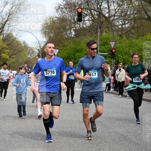 12.04.2026 - 45. Internationalen Wilhelmsburger Insellauf J. Mangold http://msf.ph/oto/9515496 12.04.2026 13:15:19 Ziel 2043, 2118, 5755, 5029, 4662, 4663, 4559, 3308, 3881, 3882, 3767, 3765, 4366, 4227, 3232, 2774, 5725, 3770, 2617, 5453, 4942, 4964, 5675, 4616, 4880, 2832, 3803, 3801, 3250, 5008, 2853, 3280, 3244, 5292, 4861, 2032, 4731, 2884, 3850, 4053, 5686, 4814, 4491 meine-sportfotos.de