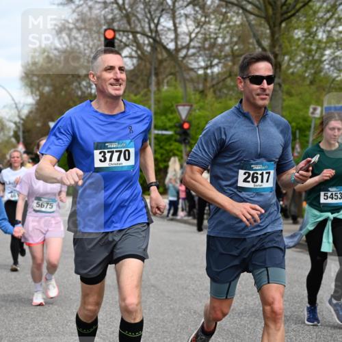 12.04.2026 - 45. Internationalen Wilhelmsburger Insellauf J. Mangold http://msf.ph/oto/9515507 12.04.2026 13:15:20 Ziel 5755, 5029, 4662, 4663, 4559, 3308, 3881, 3882, 3767, 3765, 4366, 4227, 3232, 2774, 5725, 3770, 2617, 3770, 2617, 5453, 4942, 4964, 5675, 4616, 4880, 2832, 3803, 3801, 3250, 5008, 2853, 3280, 3244, 5292, 4861, 2032, 4731, 2884, 3850, 4053, 5686, 4814, 4491 meine-sportfotos.de