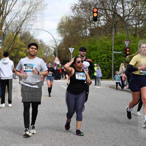 12.04.2026 - 45. Internationalen Wilhelmsburger Insellauf J. Mangold http://msf.ph/oto/9515546 12.04.2026 13:15:25 Ziel 4662, 4663, 4559, 3308, 3881, 3882, 3767, 3765, 4366, 4227, 3232, 2774, 5725, 3770, 2617, 5453, 4942, 4964, 5675, 4616, 4880, 2832, 3803, 3801, 3250, 5008, 2853, 3280, 3244, 5292, 4861, 2032, 2032, 4731, 2884, 3850, 4053, 5686, 4814, 4491, 2681, 5839, 5582, 5666 meine-sportfotos.de
