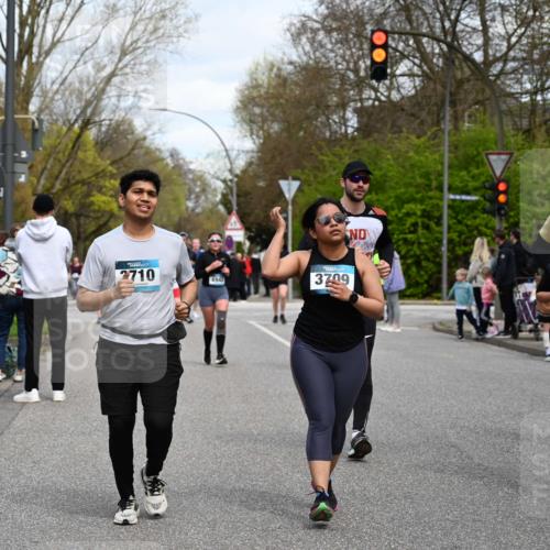 12.04.2026 - 45. Internationalen Wilhelmsburger Insellauf J. Mangold http://msf.ph/oto/9515549 12.04.2026 13:15:26 Ziel 4559, 3308, 3881, 3882, 3767, 3765, 4366, 4227, 3232, 2774, 5725, 3770, 2617, 5453, 4942, 4964, 5675, 4616, 4880, 2832, 3803, 3801, 3250, 5008, 2853, 3280, 3244, 5292, 4861, 2032, 4731, 2884, 3850, 4731, 2884, 3850, 4053, 5686, 4814, 4491, 2681, 5839, 5582, 5666, 3993 meine-sportfotos.de
