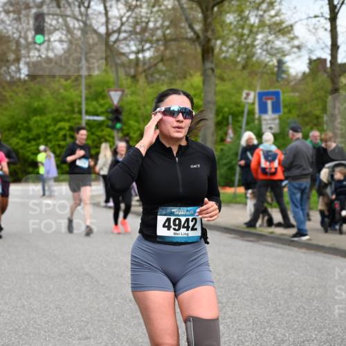 12.04.2026 - 45. Internationalen Wilhelmsburger Insellauf J. Mangold http://msf.ph/oto/9515580 12.04.2026 13:15:31 Ziel 3881, 3882, 3767, 3765, 4366, 4227, 3232, 2774, 5725, 3770, 2617, 5453, 4942, 4964, 5675, 4616, 4880, 2832, 3803, 3801, 3250, 5008, 2853, 3280, 3244, 5292, 4861, 2032, 4731, 2884, 3850, 4053, 5686, 4814, 4491, 2681, 5839, 5582, 5666, 3993, 5517, 3710, 3709 meine-sportfotos.de
