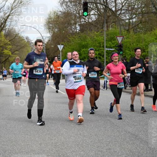 12.04.2026 - 45. Internationalen Wilhelmsburger Insellauf J. Mangold http://msf.ph/oto/9515589 12.04.2026 13:15:33 Ziel 4366, 4227, 3232, 2774, 5725, 3770, 2617, 5453, 4942, 4964, 5675, 4616, 4880, 2832, 3803, 3801, 3250, 3250, 5008, 2853, 3280, 3244, 5292, 4861, 2032, 4731, 2884, 3850, 4053, 5686, 4814, 4491, 2681, 5839, 5582, 5666, 3993, 5517, 3710, 3709 meine-sportfotos.de