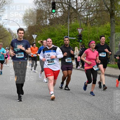 12.04.2026 - 45. Internationalen Wilhelmsburger Insellauf J. Mangold http://msf.ph/oto/9515594 12.04.2026 13:15:33 Ziel 4366, 4227, 3232, 2774, 5725, 3770, 2617, 5453, 4942, 4964, 5675, 4616, 4880, 2832, 3803, 3801, 3250, 3250, 5008, 2853, 3280, 3244, 5292, 4861, 2032, 4731, 2884, 3850, 4053, 5686, 4814, 4491, 2681, 5839, 5582, 5666, 3993, 5517, 3710, 3709 meine-sportfotos.de
