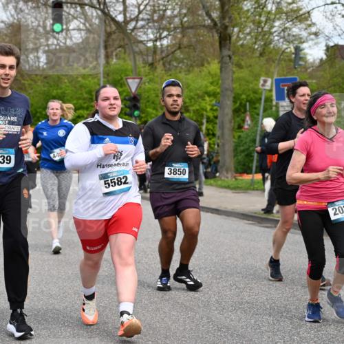 12.04.2026 - 45. Internationalen Wilhelmsburger Insellauf J. Mangold http://msf.ph/oto/9515607 12.04.2026 13:15:34 Ziel 4366, 4227, 3232, 2774, 5725, 3770, 2617, 5453, 4942, 4964, 5675, 4616, 4880, 2832, 3803, 3801, 3250, 5008, 5008, 2853, 3280, 3244, 5292, 4861, 2032, 4731, 2884, 3850, 4053, 5686, 4814, 4491, 2681, 5839, 5582, 5666, 3993, 5517, 3710, 3709 meine-sportfotos.de