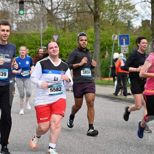12.04.2026 - 45. Internationalen Wilhelmsburger Insellauf J. Mangold http://msf.ph/oto/9515609 12.04.2026 13:15:34 Ziel 4366, 4227, 3232, 2774, 5725, 3770, 2617, 5453, 4942, 4964, 5675, 4616, 4880, 2832, 3803, 3801, 3250, 5008, 5008, 2853, 3280, 3244, 5292, 4861, 2032, 4731, 2884, 3850, 4053, 5686, 4814, 4491, 2681, 5839, 5582, 5666, 3993, 5517, 3710, 3709 meine-sportfotos.de