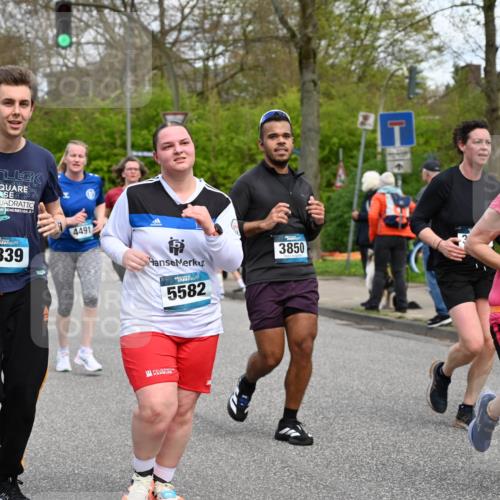 12.04.2026 - 45. Internationalen Wilhelmsburger Insellauf J. Mangold http://msf.ph/oto/9515610 12.04.2026 13:15:34 Ziel 4366, 4227, 3232, 2774, 5725, 3770, 2617, 5453, 4942, 4964, 5675, 4616, 4880, 2832, 3803, 3801, 3250, 5008, 5008, 2853, 3280, 3244, 5292, 4861, 2032, 4731, 2884, 3850, 4053, 5686, 4814, 4491, 2681, 5839, 5582, 5666, 3993, 5517, 3710, 3709 meine-sportfotos.de