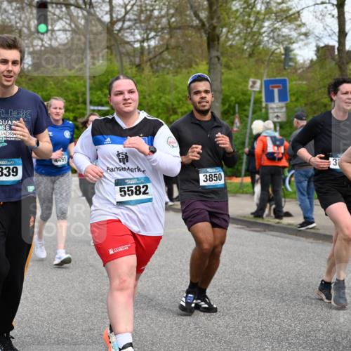 12.04.2026 - 45. Internationalen Wilhelmsburger Insellauf J. Mangold http://msf.ph/oto/9515611 12.04.2026 13:15:34 Ziel 4366, 4227, 3232, 2774, 5725, 3770, 2617, 5453, 4942, 4964, 5675, 4616, 4880, 2832, 3803, 3801, 3250, 5008, 5008, 2853, 3280, 3244, 5292, 4861, 2032, 4731, 2884, 3850, 4053, 5686, 4814, 4491, 2681, 5839, 5582, 5666, 3993, 5517, 3710, 3709 meine-sportfotos.de