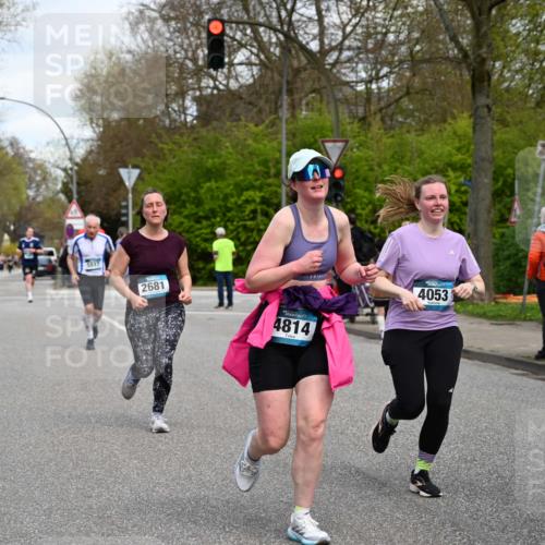 12.04.2026 - 45. Internationalen Wilhelmsburger Insellauf J. Mangold http://msf.ph/oto/9515646 12.04.2026 13:15:40 Ziel 3232, 2774, 5725, 3770, 2617, 5453, 4942, 4964, 5675, 4616, 4880, 2832, 3803, 3801, 3250, 5008, 2853, 3280, 3244, 5292, 4861, 2032, 4731, 2884, 3850, 4053, 5686, 5686, 4814, 4491, 2681, 5839, 5582, 5666, 3993, 5517, 3710, 3709, 4132, 2849, 4808, 5261 meine-sportfotos.de