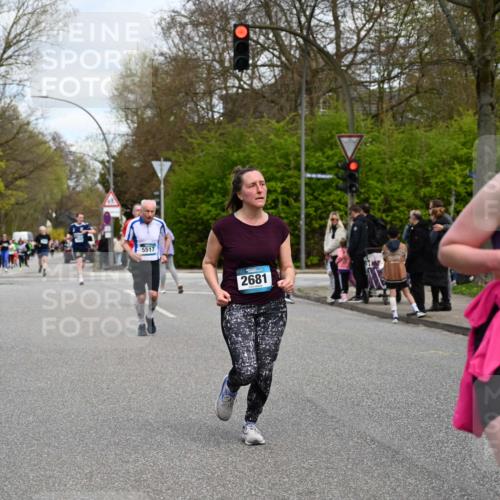 12.04.2026 - 45. Internationalen Wilhelmsburger Insellauf J. Mangold http://msf.ph/oto/9515648 12.04.2026 13:15:41 Ziel 2774, 5725, 3770, 2617, 5453, 4942, 4964, 5675, 4616, 4880, 2832, 3803, 3801, 3250, 5008, 2853, 3280, 3244, 5292, 4861, 2032, 4731, 2884, 3850, 4053, 5686, 4814, 4491, 2681, 5839, 5582, 5666, 3993, 5517, 3710, 3709, 4132, 2849, 4808, 5261, 3220, 4502 meine-sportfotos.de
