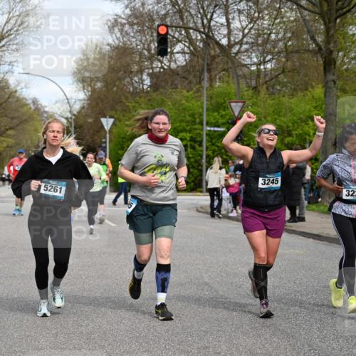 12.04.2026 - 45. Internationalen Wilhelmsburger Insellauf J. Mangold http://msf.ph/oto/9515679 12.04.2026 13:16:05 Ziel 5686, 4814, 4491, 2681, 5839, 5582, 5666, 3993, 5517, 3710, 3709, 4132, 2849, 4808, 5261, 3220, 4502, 3220, 4502, 3897, 3245, 4849, 3195, 5275, 5269, 4820, 4926, 3656, 4312, 5404, 3704 meine-sportfotos.de