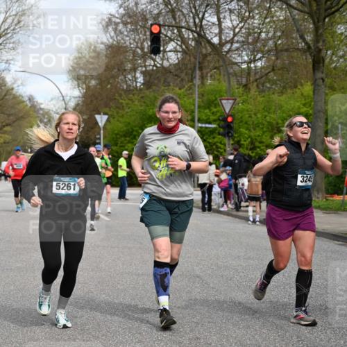 12.04.2026 - 45. Internationalen Wilhelmsburger Insellauf J. Mangold http://msf.ph/oto/9515683 12.04.2026 13:16:05 Ziel 5686, 4814, 4491, 2681, 5839, 5582, 5666, 3993, 5517, 3710, 3709, 4132, 2849, 4808, 5261, 3220, 4502, 3220, 4502, 3897, 3245, 4849, 3195, 5275, 5269, 4820, 4926, 3656, 4312, 5404, 3704 meine-sportfotos.de