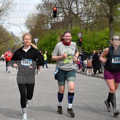12.04.2026 - 45. Internationalen Wilhelmsburger Insellauf J. Mangold http://msf.ph/oto/9515686 12.04.2026 13:16:05 Ziel 5686, 4814, 4491, 2681, 5839, 5582, 5666, 3993, 5517, 3710, 3709, 4132, 2849, 4808, 5261, 3220, 4502, 3220, 4502, 3897, 3245, 4849, 3195, 5275, 5269, 4820, 4926, 3656, 4312, 5404, 3704 meine-sportfotos.de