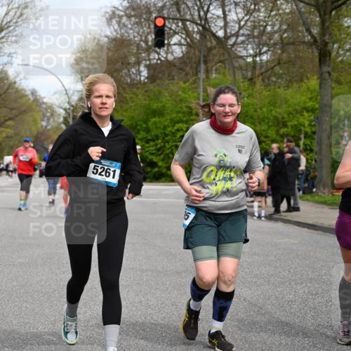 12.04.2026 - 45. Internationalen Wilhelmsburger Insellauf J. Mangold http://msf.ph/oto/9515689 12.04.2026 13:16:05 Ziel 5686, 4814, 4491, 2681, 5839, 5582, 5666, 3993, 5517, 3710, 3709, 4132, 2849, 4808, 5261, 3220, 4502, 3220, 4502, 3897, 3245, 4849, 3195, 5275, 5269, 4820, 4926, 3656, 4312, 5404, 3704 meine-sportfotos.de