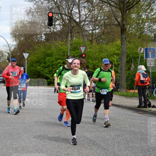 12.04.2026 - 45. Internationalen Wilhelmsburger Insellauf J. Mangold http://msf.ph/oto/9515704 12.04.2026 13:16:09 Ziel 2681, 5839, 5582, 5666, 3993, 5517, 3710, 3709, 4132, 2849, 4808, 5261, 3220, 4502, 3897, 3245, 4849, 3195, 5275, 5269, 4820, 4926, 3656, 4312, 4312, 5404, 3704, 3846 meine-sportfotos.de