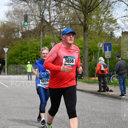 12.04.2026 - 45. Internationalen Wilhelmsburger Insellauf J. Mangold http://msf.ph/oto/9515727 12.04.2026 13:16:12 Ziel 2681, 5839, 5582, 5666, 3993, 5517, 3710, 3709, 4132, 2849, 4808, 5261, 3220, 4502, 3897, 3245, 4849, 3195, 3195, 5275, 5269, 4820, 4926, 3656, 4312, 5404, 5404, 3704, 3846, 2316 meine-sportfotos.de