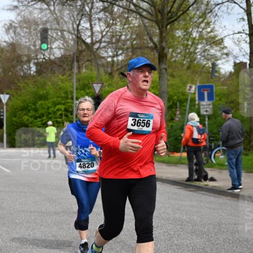 12.04.2026 - 45. Internationalen Wilhelmsburger Insellauf J. Mangold http://msf.ph/oto/9515728 12.04.2026 13:16:12 Ziel 2681, 5839, 5582, 5666, 3993, 5517, 3710, 3709, 4132, 2849, 4808, 5261, 3220, 4502, 3897, 3245, 4849, 3195, 3195, 5275, 5269, 4820, 4926, 3656, 4312, 5404, 5404, 3704, 3846, 2316 meine-sportfotos.de