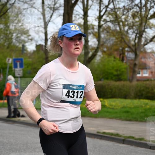 12.04.2026 - 45. Internationalen Wilhelmsburger Insellauf J. Mangold http://msf.ph/oto/9515760 12.04.2026 13:16:22 Ziel 4132, 2849, 4808, 5261, 3220, 4502, 3897, 3245, 4849, 3195, 5275, 5269, 4820, 4926, 3656, 4312, 5404, 3704, 3846, 2316, 2316, 5487, 3040, 4752 meine-sportfotos.de