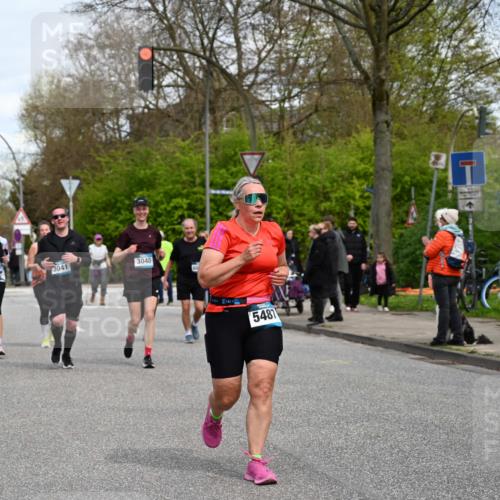 12.04.2026 - 45. Internationalen Wilhelmsburger Insellauf J. Mangold http://msf.ph/oto/9515842 12.04.2026 13:16:40 Ziel 3656, 4312, 5404, 3704, 3846, 2316, 5487, 3040, 4752, 3886, 3097, 2942, 3575, 2670, 3061, 3281, 4315, 4867, 4868, 4130, 4129, 2609, 2610 meine-sportfotos.de