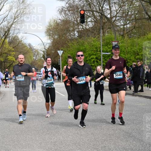 12.04.2026 - 45. Internationalen Wilhelmsburger Insellauf J. Mangold http://msf.ph/oto/9515856 12.04.2026 13:16:42 Ziel 3656, 4312, 5404, 3704, 3846, 2316, 5487, 5487, 3040, 4752, 3886, 3097, 2942, 3575, 2670, 3061, 3281, 4315, 4867, 4868, 4130, 4129, 2609, 2610, 2571, 5001 meine-sportfotos.de
