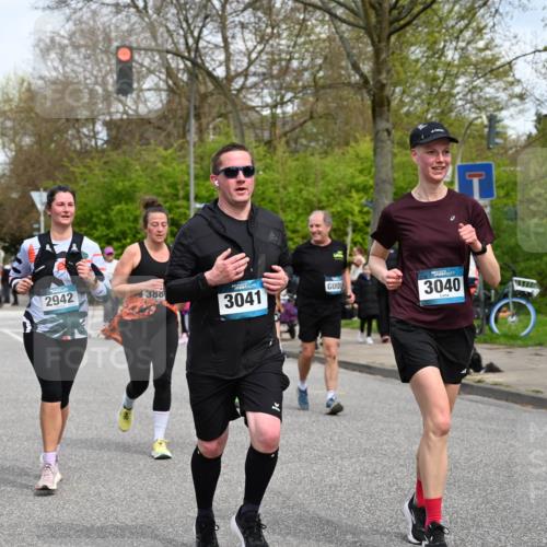 12.04.2026 - 45. Internationalen Wilhelmsburger Insellauf J. Mangold http://msf.ph/oto/9515869 12.04.2026 13:16:43 Ziel 3656, 4312, 5404, 3704, 3846, 2316, 5487, 3040, 3040, 4752, 3886, 3097, 2942, 3575, 2670, 3061, 3281, 4315, 4867, 4868, 4130, 4129, 2609, 2610, 2571, 5001, 5532, 4392 meine-sportfotos.de